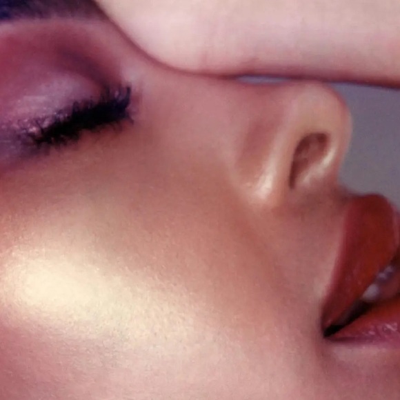 Marc Jacobs O!Mega Glaze All-Over Foil Luminizer - Picture 15 of 16